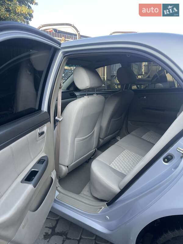 Седан Geely SL 2011 в Стрию