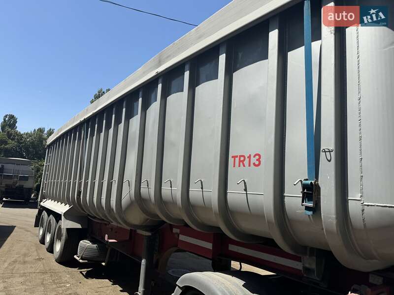 Самоскид напівпричіп General Trailers DF28CJ5 2003 в Одесі