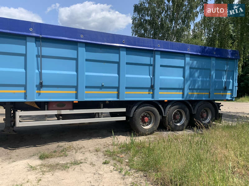 Зерновоз - напівпричіп General Trailers ТХ34 2002 в Чуднові
