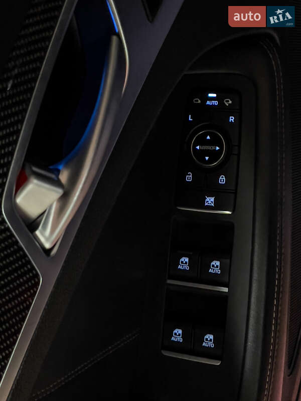 Седан Genesis G80 2017 в Киеве