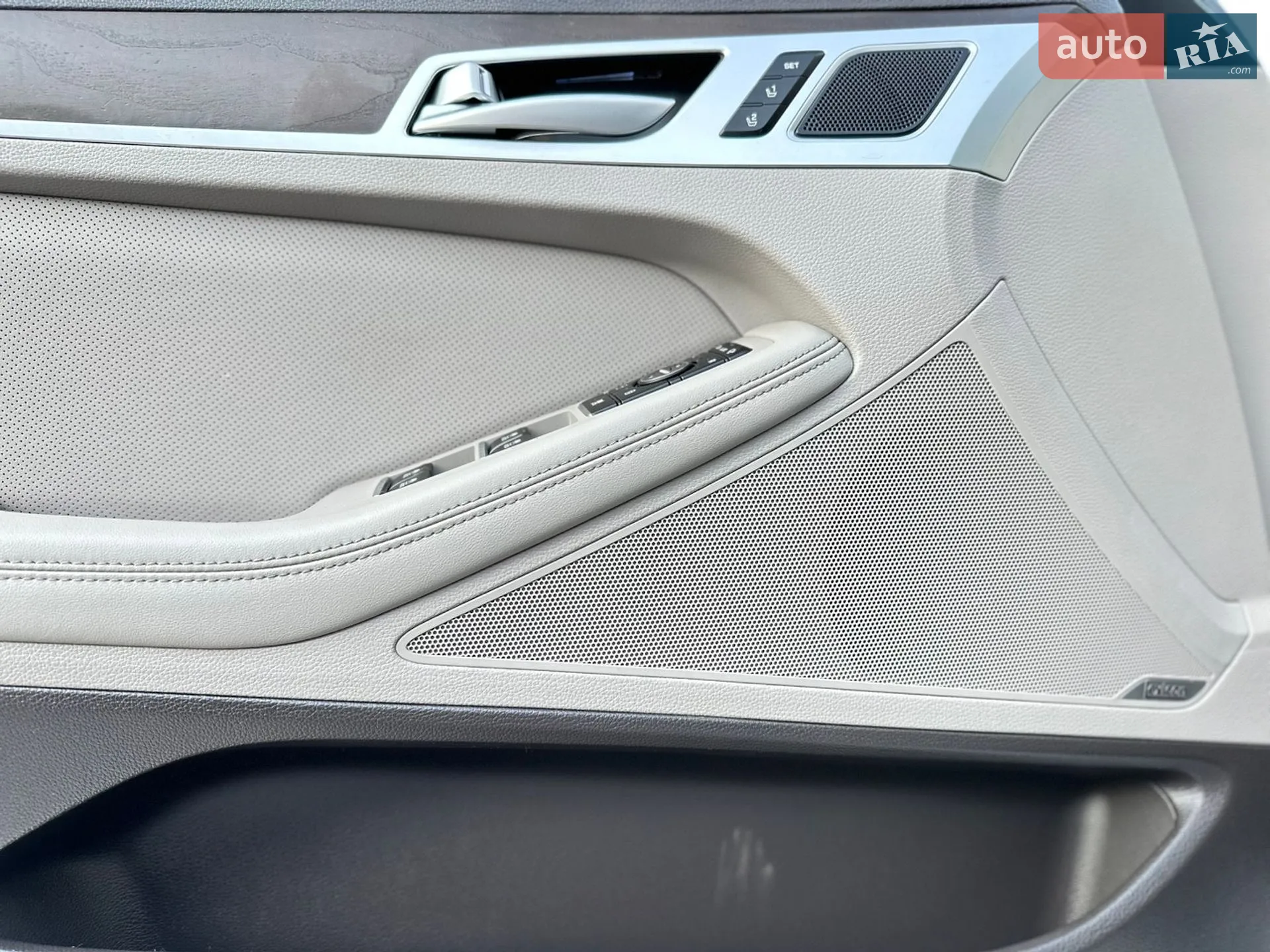 2016 Genesis G80 - мініатюра 26