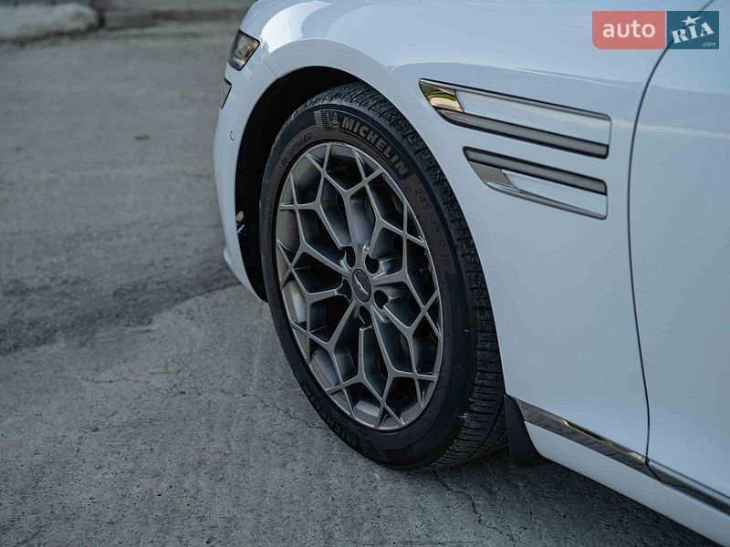 Седан Genesis G80 2022 в Сторожинце