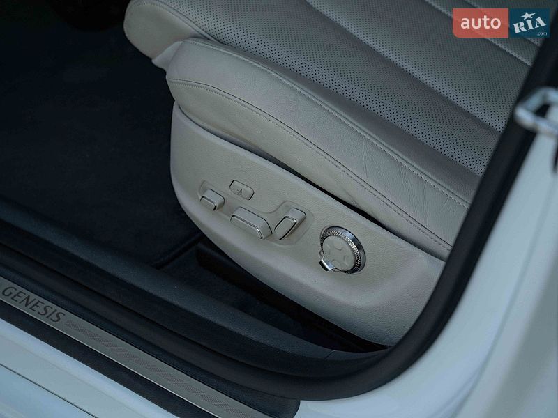 Седан Genesis G80 2022 в Сторожинце