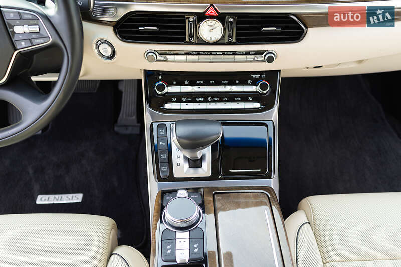 Седан Genesis G90 2018 в Киеве