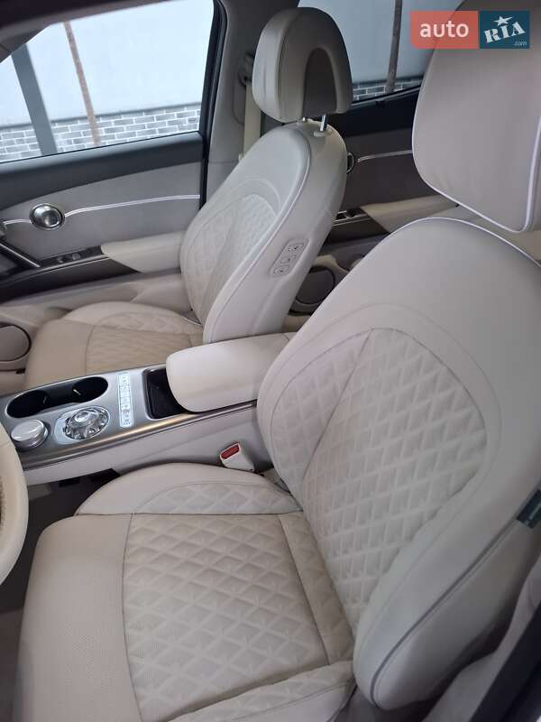 Фастбэк Genesis GV60 2024 в Киеве