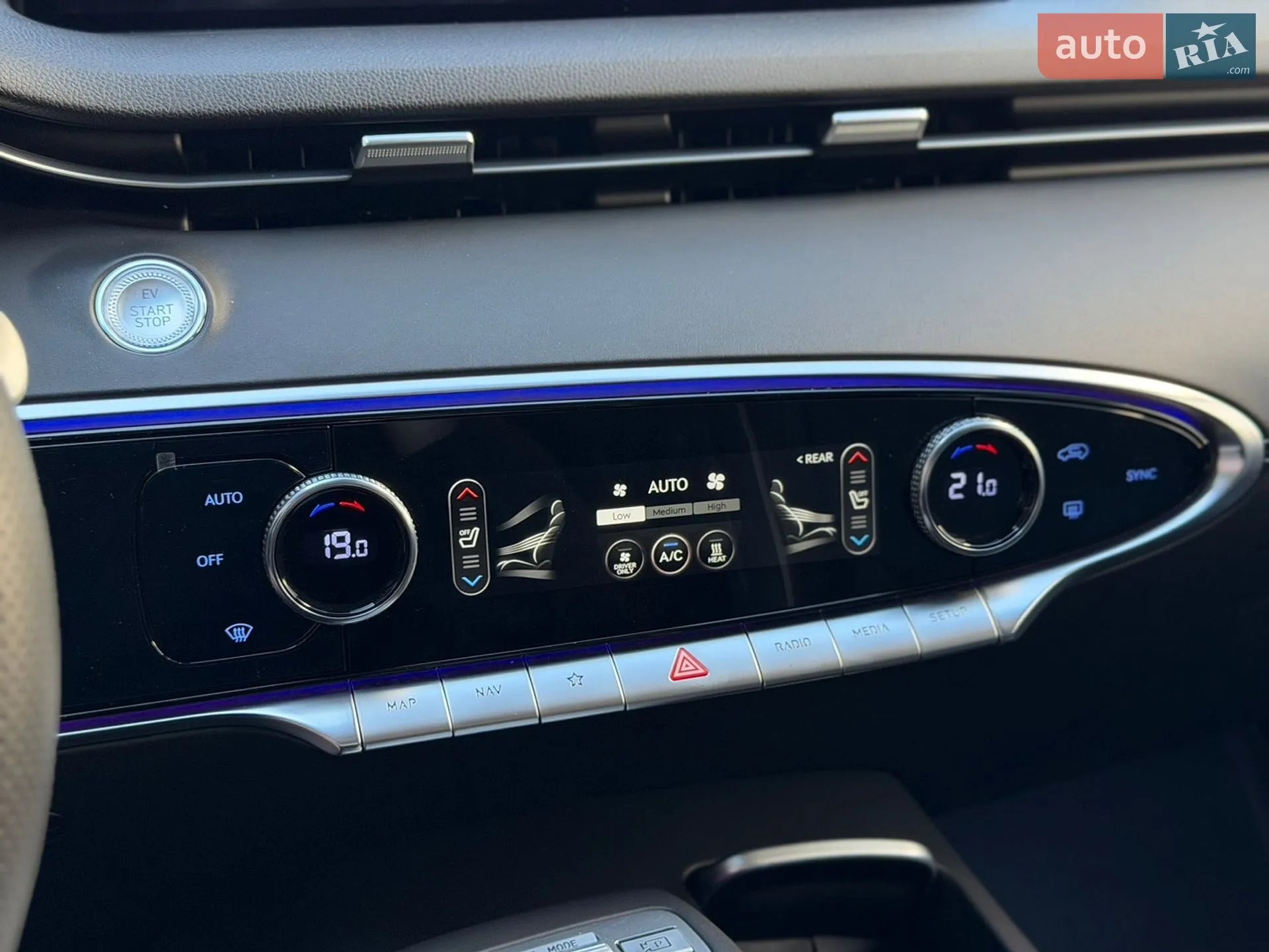 2023 Genesis GV70 - мініатюра 23