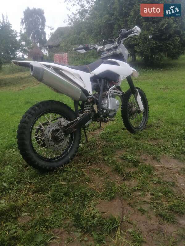 Мотоцикл Спорт-туризм Geon Terra-X 2018 в Черновцах фото Мотоцикл Спорт-туризм Geon Terra-X 2018 в Черновцах