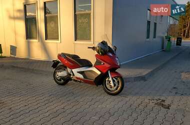 Макси-скутер Gilera GP 2008 в 