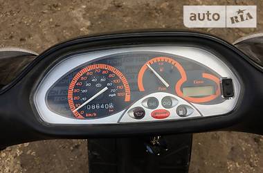 Скутер Gilera Typhoon 2000 в 