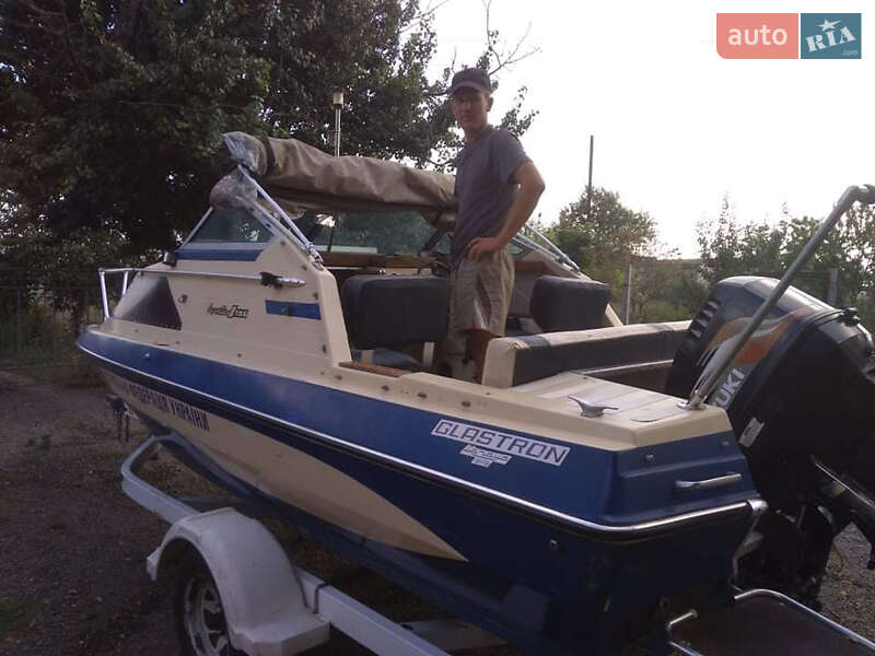 Катер Glastron Aventura 1989 в Николаеве
