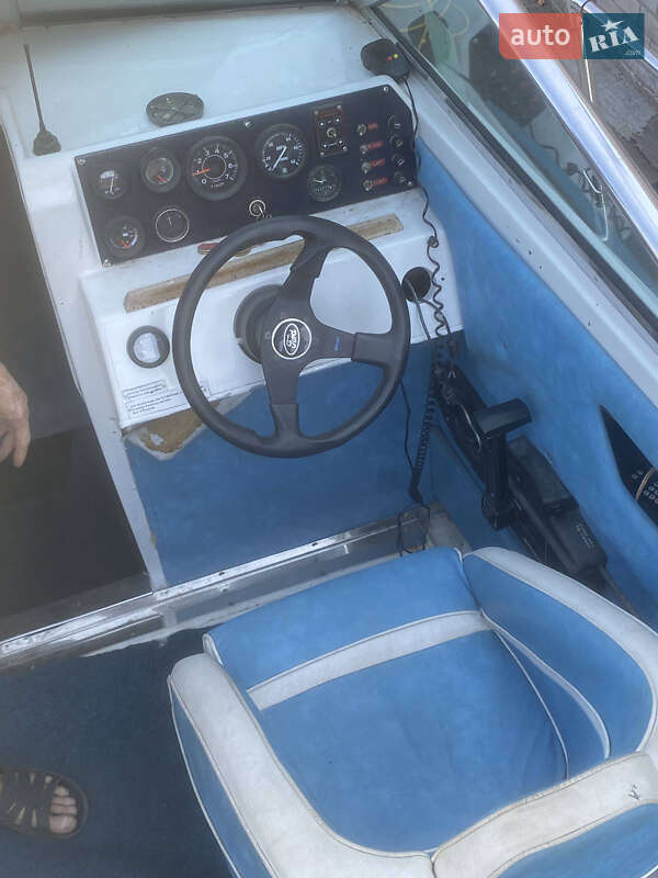 Катер Glastron Glastron 1990 в Днепре