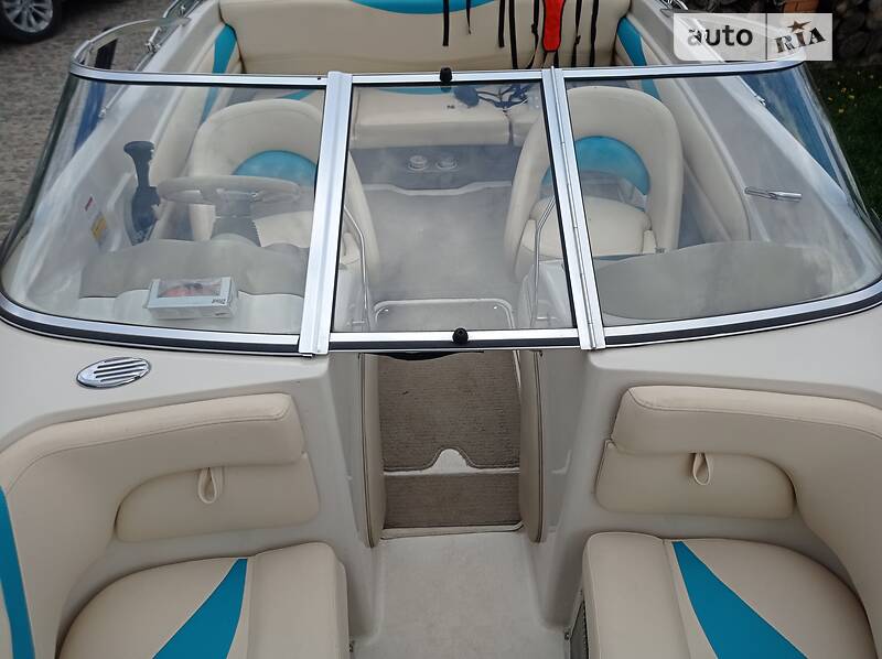 Моторна яхта Glastron Glastron 2003 в Василькові