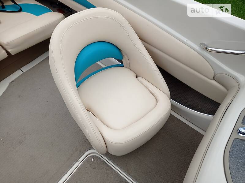Моторна яхта Glastron Glastron 2003 в Василькові