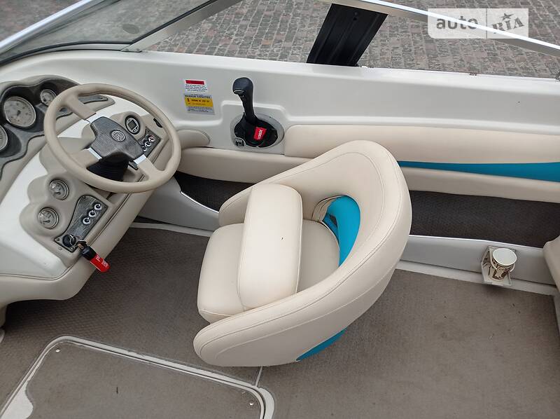 Моторна яхта Glastron Glastron 2003 в Василькові