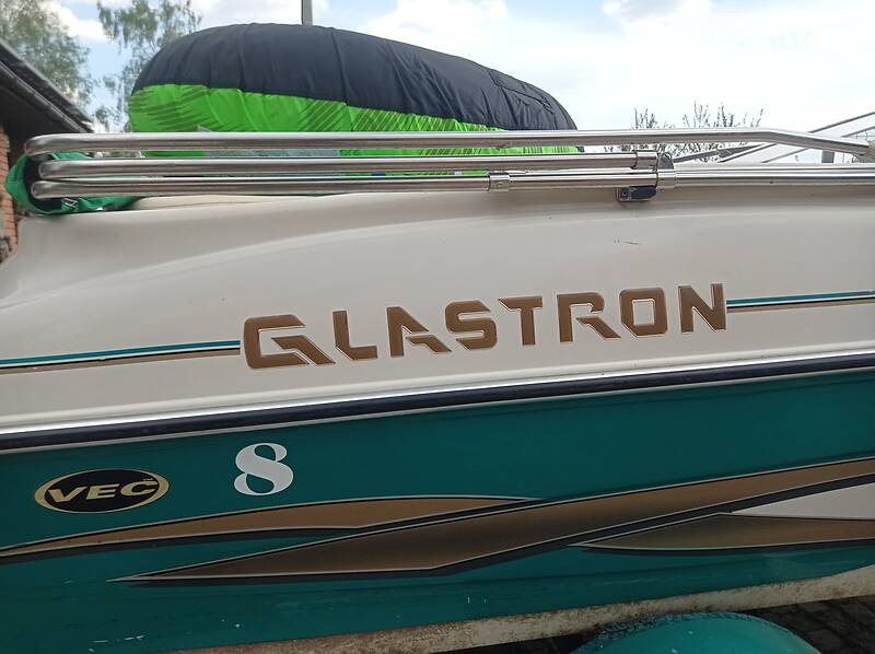 Моторна яхта Glastron Glastron 2003 в Василькові