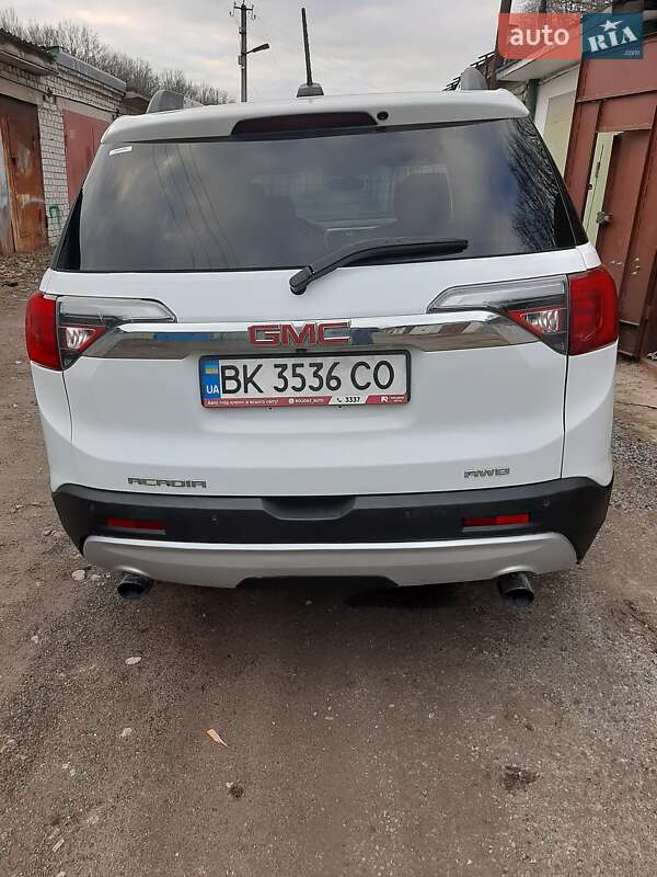 Внедорожник / Кроссовер GMC Acadia 2017 в Житомире