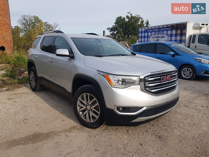 Внедорожник / Кроссовер GMC Acadia 2017 в 