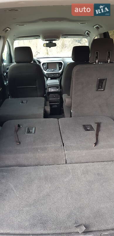 Внедорожник / Кроссовер GMC Acadia 2017 в Львове