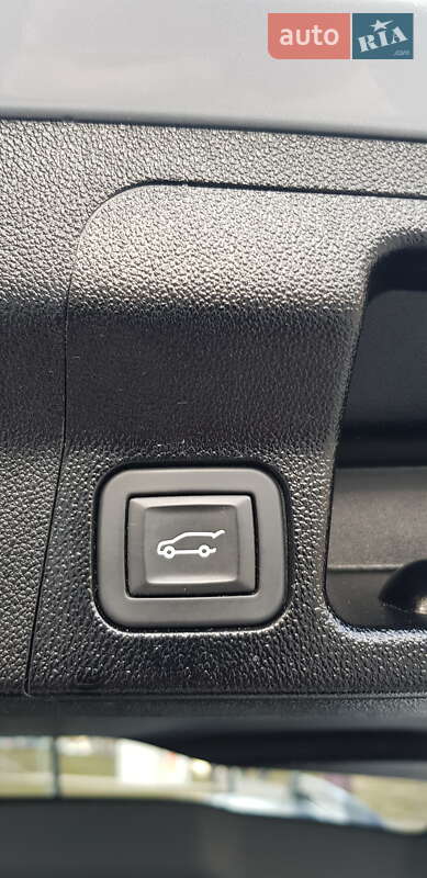 Внедорожник / Кроссовер GMC Acadia 2017 в Львове