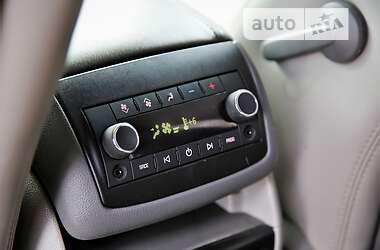 Внедорожник / Кроссовер GMC Acadia 2012 в 