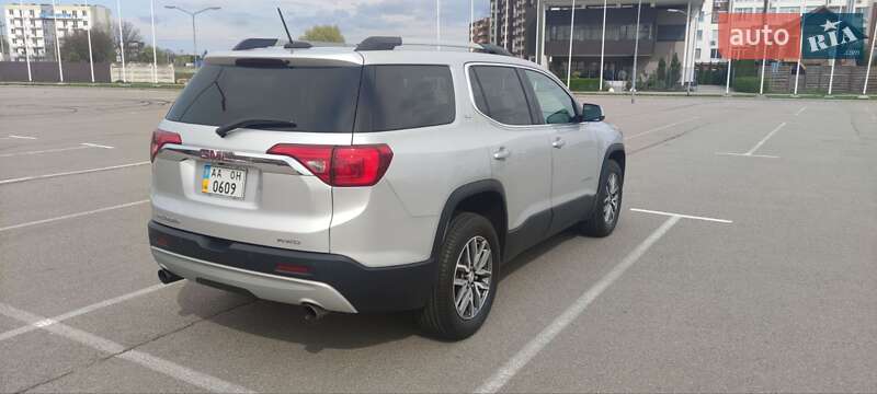Позашляховик / Кросовер GMC Acadia 2017 в Києві