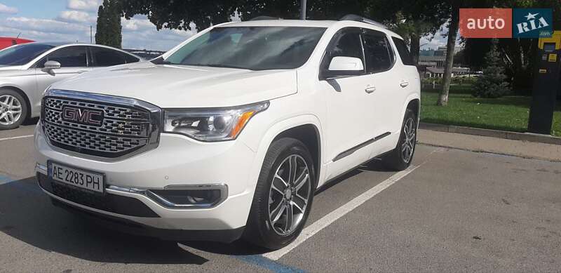 Позашляховик / Кросовер GMC Acadia 2016 в Дніпрі