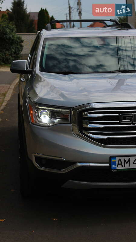 Позашляховик / Кросовер GMC Acadia 2017 в Тернополі