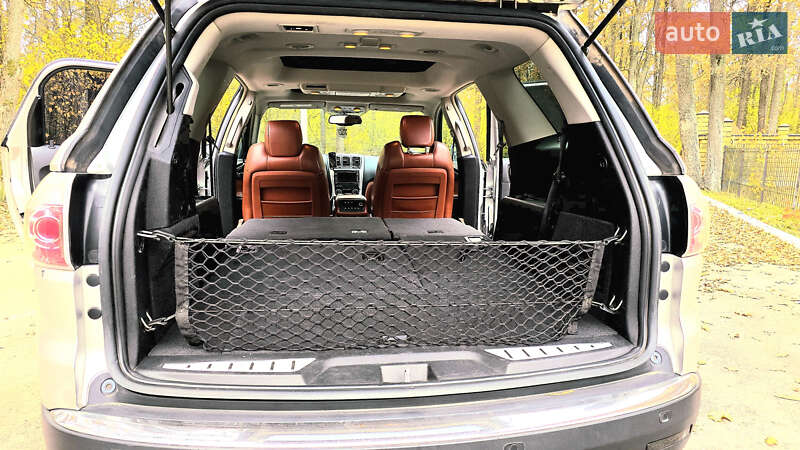 Позашляховик / Кросовер GMC Acadia 2008 в Києві