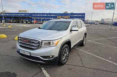 Позашляховик / Кросовер GMC Acadia 2018 в 