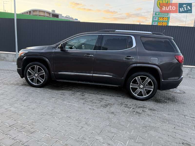 Позашляховик / Кросовер GMC Acadia 2017 в Києві