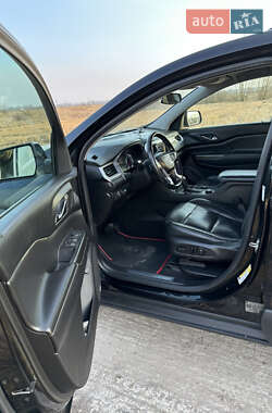Внедорожник / Кроссовер GMC Acadia 2018 в 