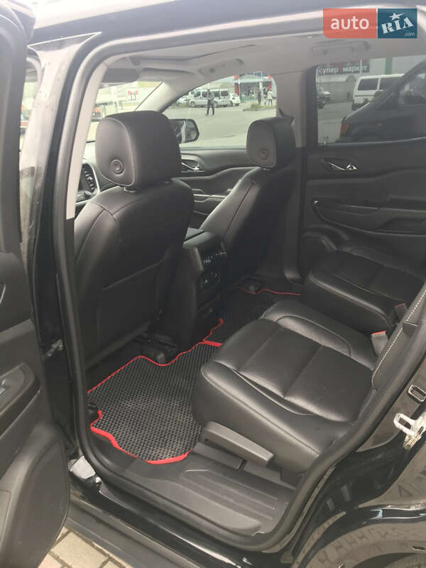 Внедорожник / Кроссовер GMC Acadia 2016 в Сваляве
