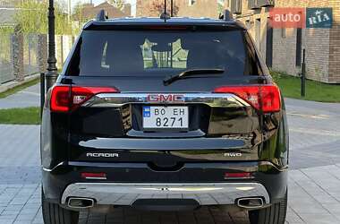 Позашляховик / Кросовер GMC Acadia 2016 в 