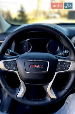 Внедорожник / Кроссовер GMC Acadia 2020 в 