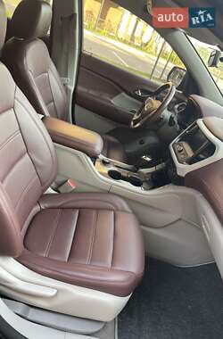 Внедорожник / Кроссовер GMC Acadia 2016 в 
