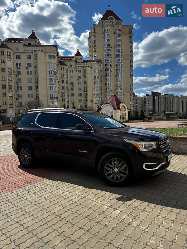 Внедорожник / Кроссовер GMC Acadia 2016 в Киеве