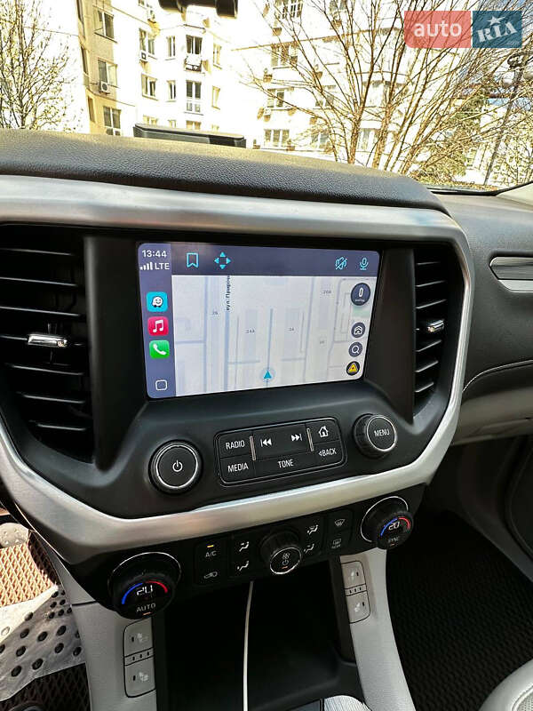 Внедорожник / Кроссовер GMC Acadia 2016 в Киеве