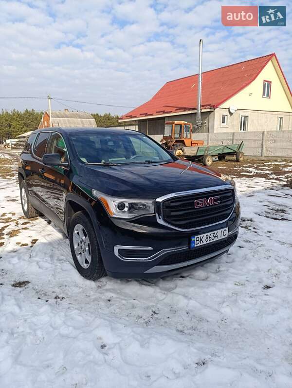 Внедорожник / Кроссовер GMC Acadia 2017 в 