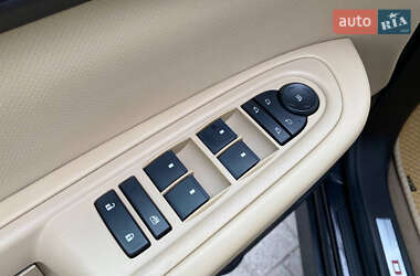 Внедорожник / Кроссовер GMC Acadia 2012 в 