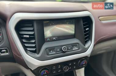 Позашляховик / Кросовер GMC Acadia 2016 в 