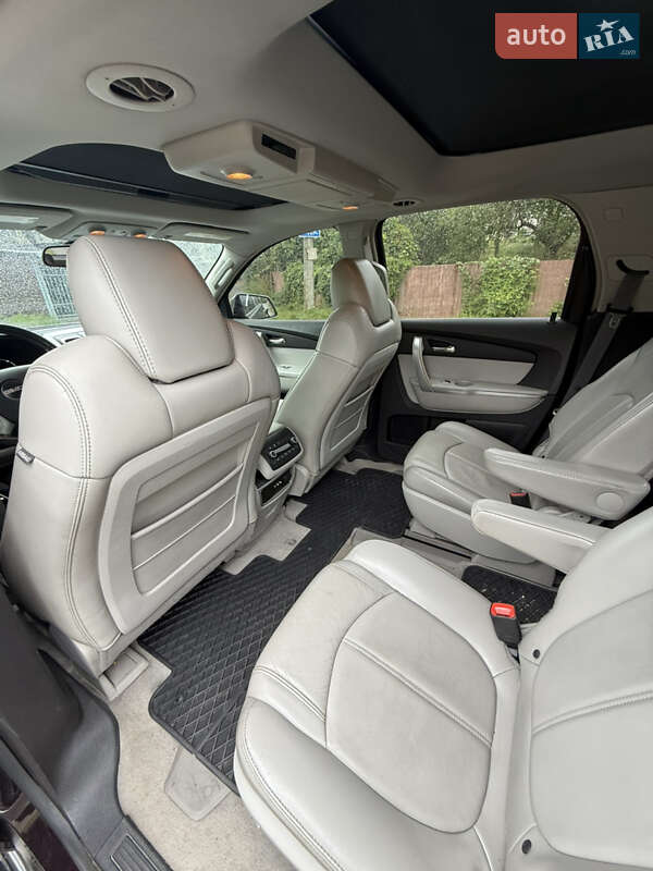 Внедорожник / Кроссовер GMC Acadia 2008 в Киеве