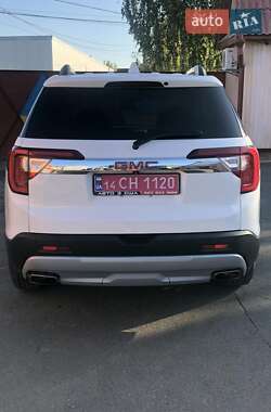 Внедорожник / Кроссовер GMC Acadia 2021 в 
