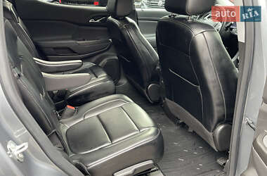 Внедорожник / Кроссовер GMC Acadia 2021 в 