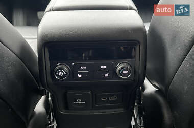 Внедорожник / Кроссовер GMC Acadia 2021 в 