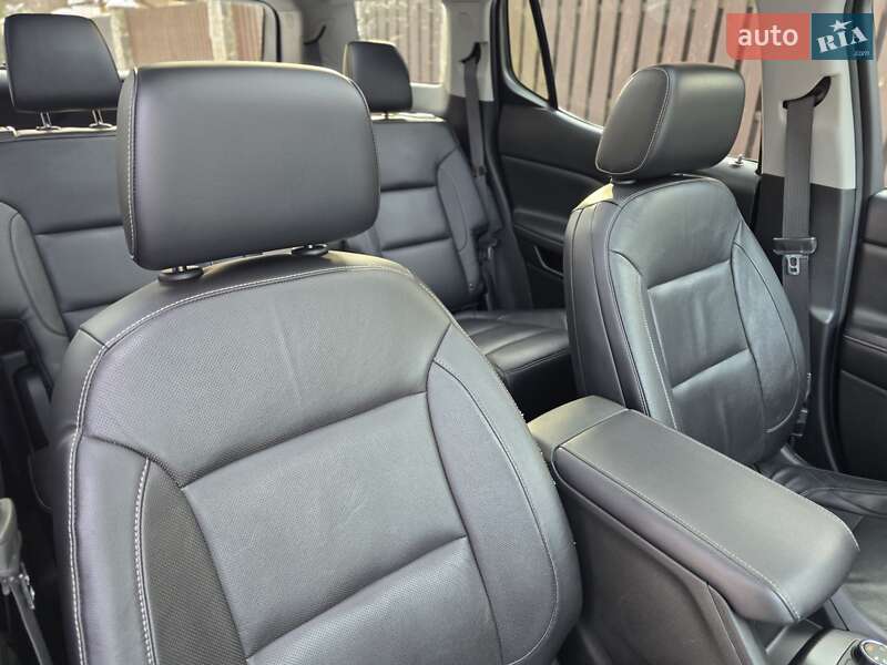 Внедорожник / Кроссовер GMC Acadia 2016 в Киеве фото 23 Внедорожник / Кроссовер GMC Acadia 2016 в Киеве