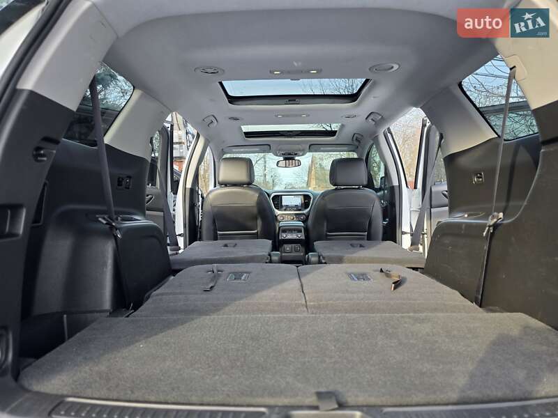 Внедорожник / Кроссовер GMC Acadia 2016 в Киеве фото 36 Внедорожник / Кроссовер GMC Acadia 2016 в Киеве