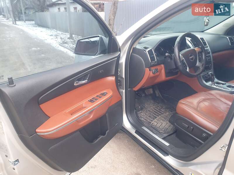 Внедорожник / Кроссовер GMC Acadia 2007 в Знаменке