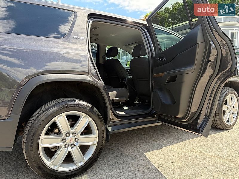 Внедорожник / Кроссовер GMC Acadia 2018 в Киеве