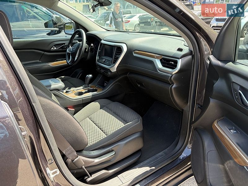 Внедорожник / Кроссовер GMC Acadia 2018 в Киеве