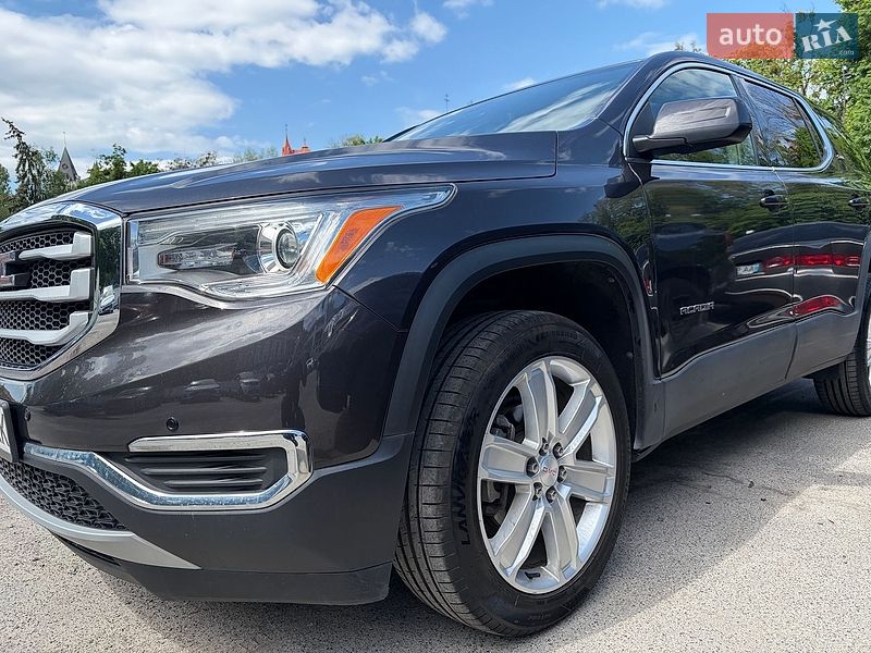 Внедорожник / Кроссовер GMC Acadia 2018 в Киеве